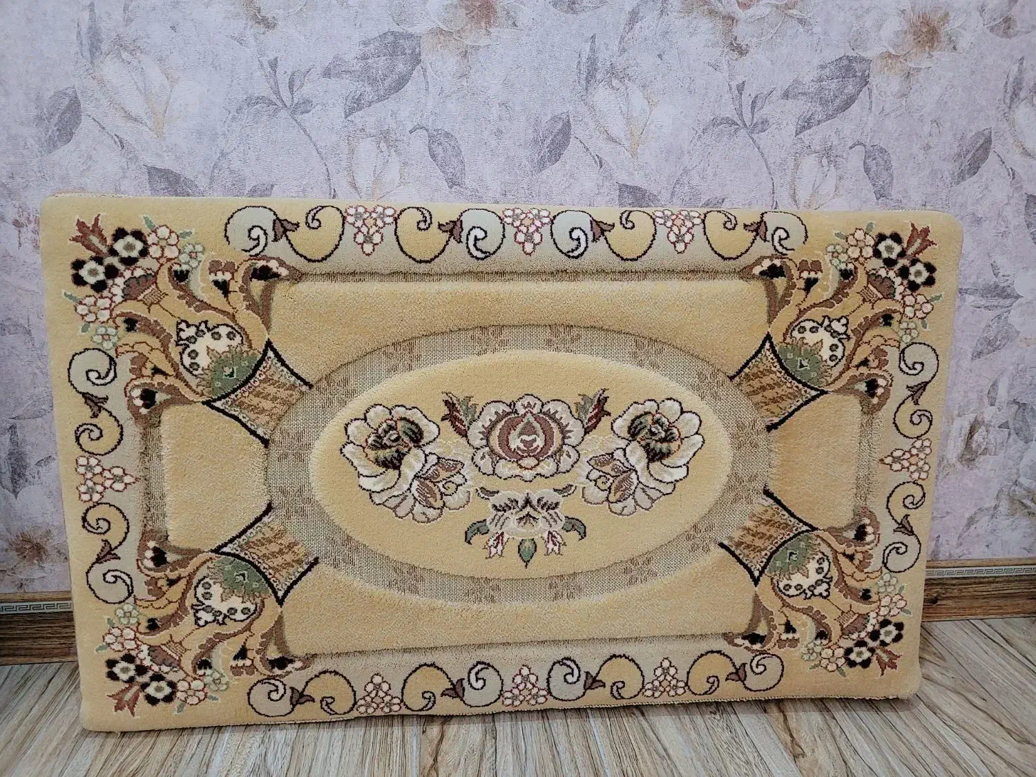 پشتی فرش ماشینی سالم|پشتی|الوند, |دیوار