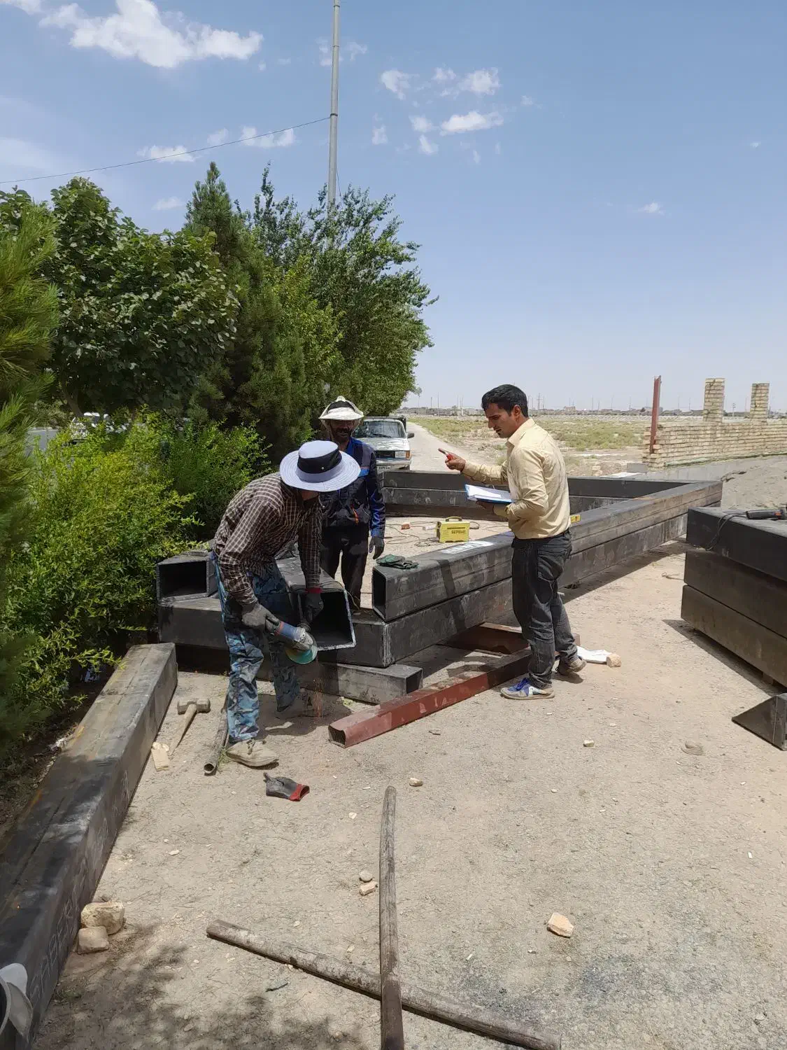 جوشکاری واهنگری سیار اسکلت فلزی سوله شیروانی سقف|خدمات پیشه و مهارت|قم, انسجام|دیوار