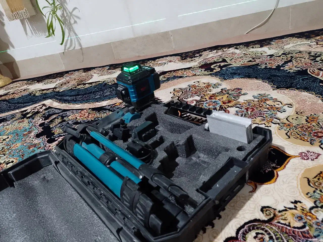 تراز لیزی چهار خط بوش|ابزارآلات|مراغه, |دیوار