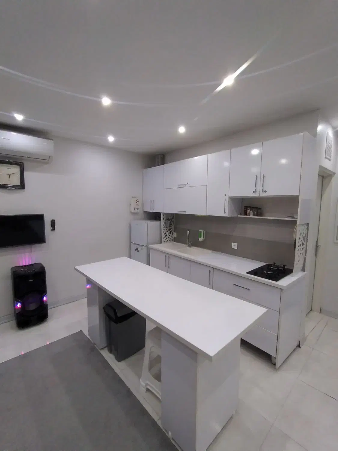 اجاره روزانه باغ ویلا|اجارهٔ کوتاهمدت ویلا و باغ|هشتگرد, تهران دشت|دیوار