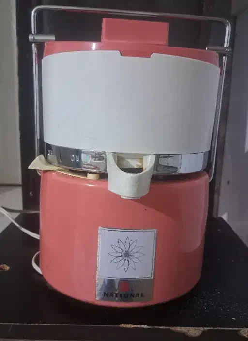 آبمیوه گیری ژاپنی|آبمیوه‌گیر و آب‌مرکبات‌گیر|پرند, فاز ۶|دیوار