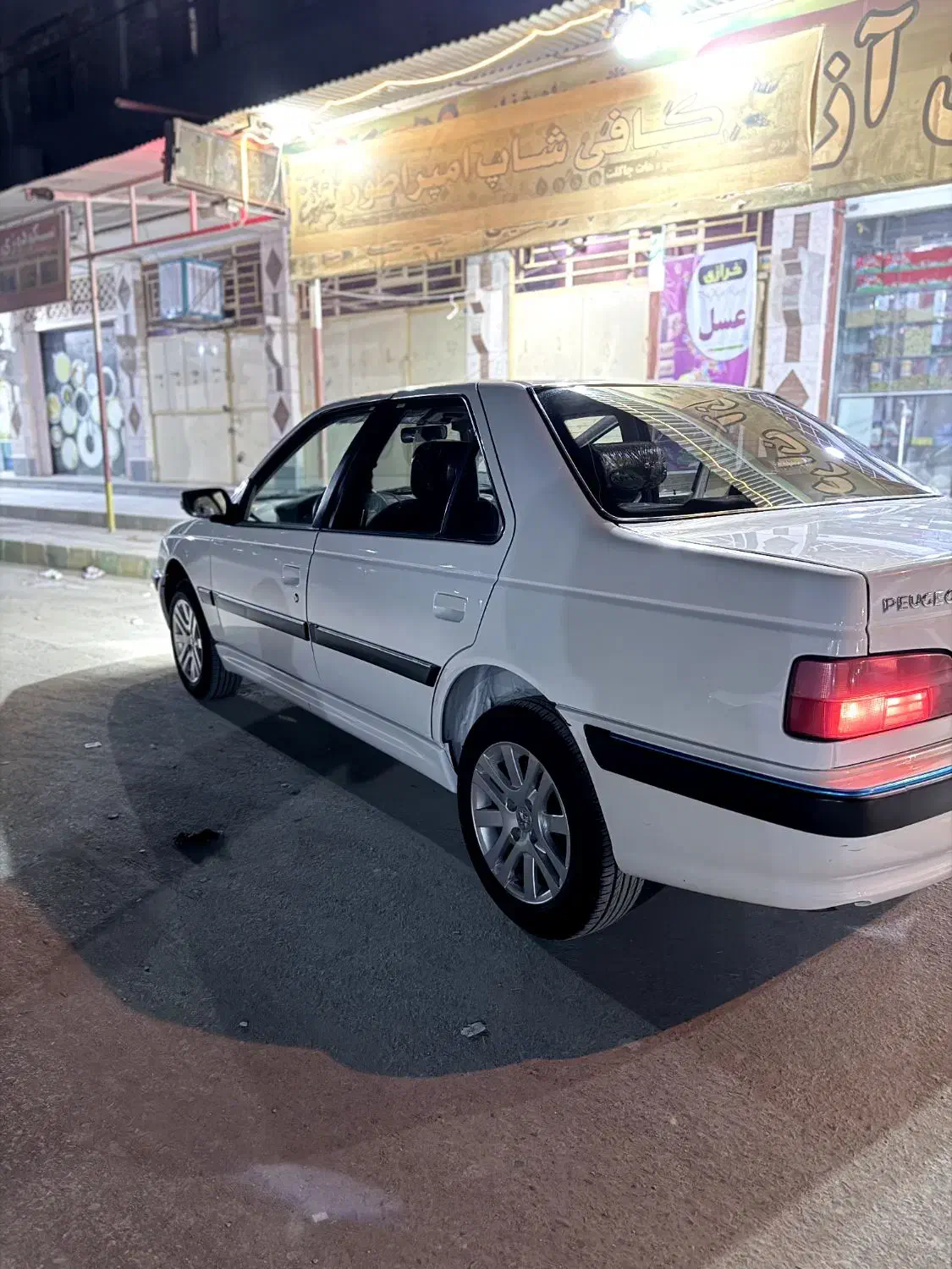 1402 نیم سفارشی|خودرو سواری و وانت|سراوان, |دیوار