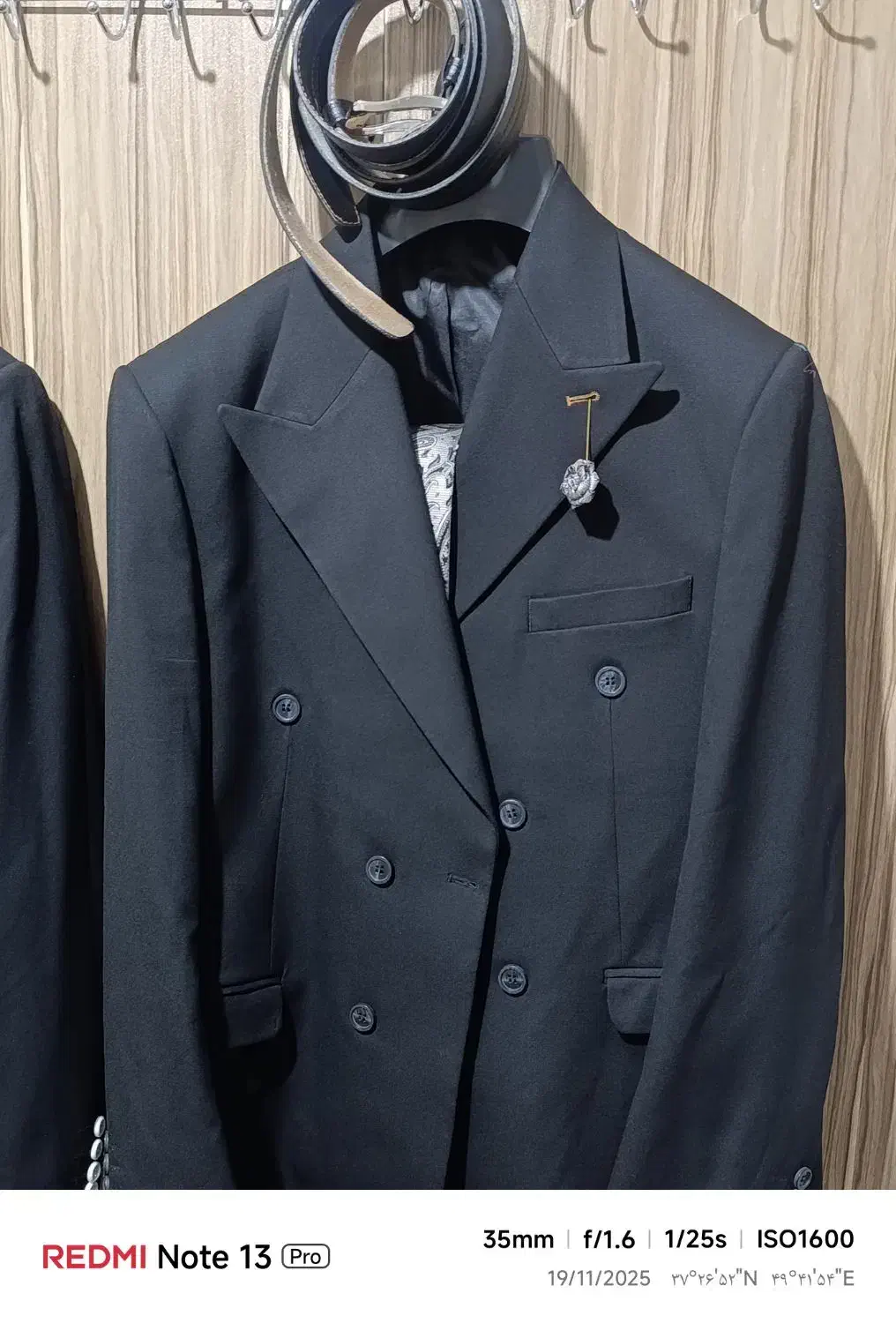 لباس مجلسی|لباس|بندر انزلی, جفرود پایین|دیوار