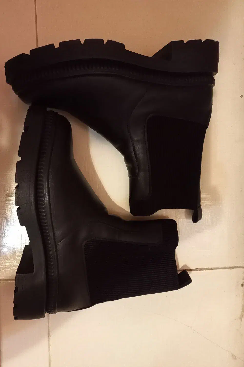 نیم بوت رنگ مشکی کاملا نو و سالم|کیف، کفش، کمربند|رشت, علی آباد|دیوار