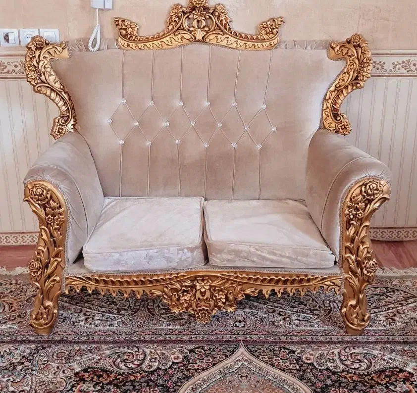 مبل سلطنتی ۵نفره و  دوعددفرش ۱۲دمتری ۳۳تومن|مبلمان خانگی و میز عسلی|اسلام‌‌آباد غرب, |دیوار