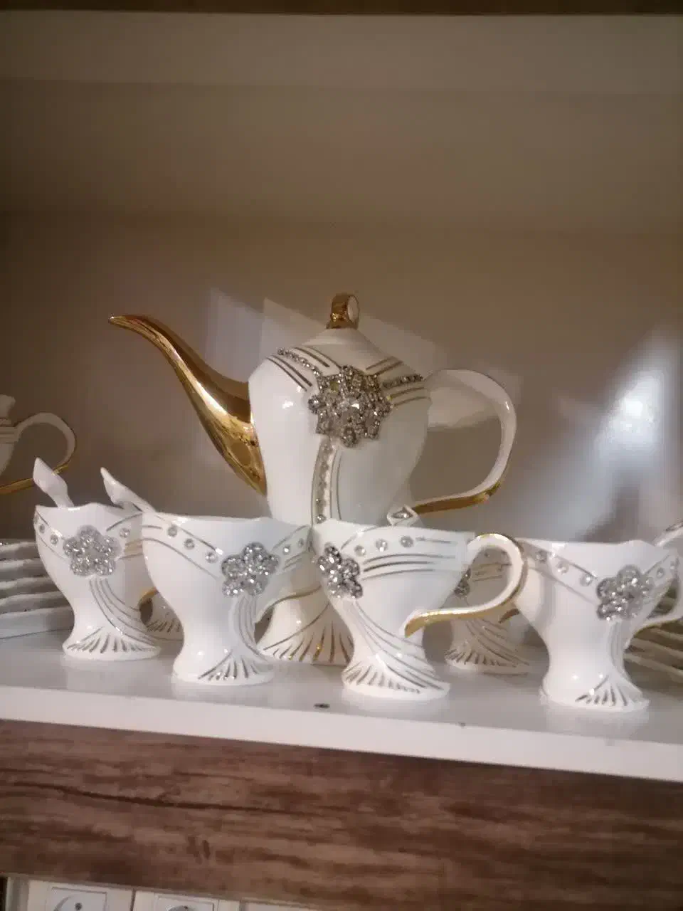 سرویس خیلی شیک با قیمت مناسب|ظروف سرو و پذیرایی|مشهد, نیروی هوایی|دیوار