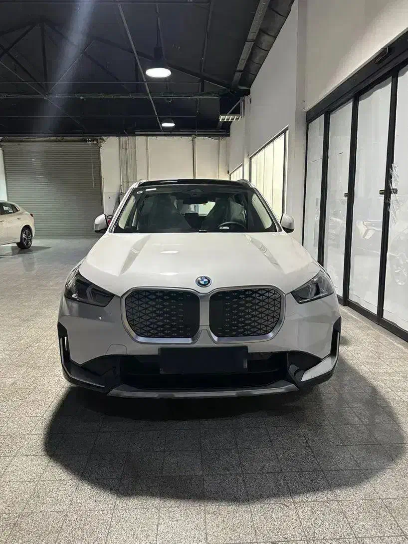 Bmw ix1  xdesine 2025|خودرو سواری و وانت|تهران, درختی|دیوار