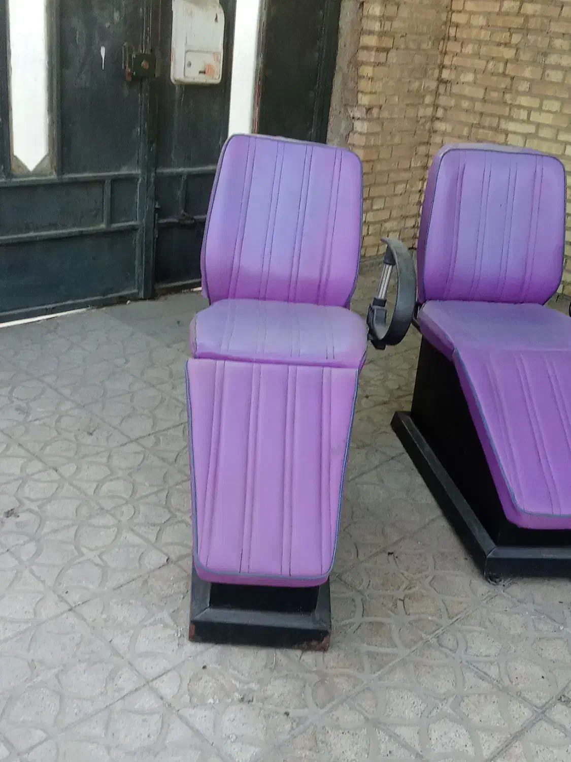 فروش سه عدد صندلی آریشگاه|آرایشگاه و سالنهای زیبایی|شیراز, احمدی جنوبی|دیوار