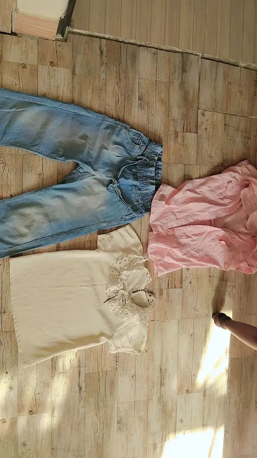 انواع لباس|لباس|تربتحیدریه, پارک پرستار|دیوار