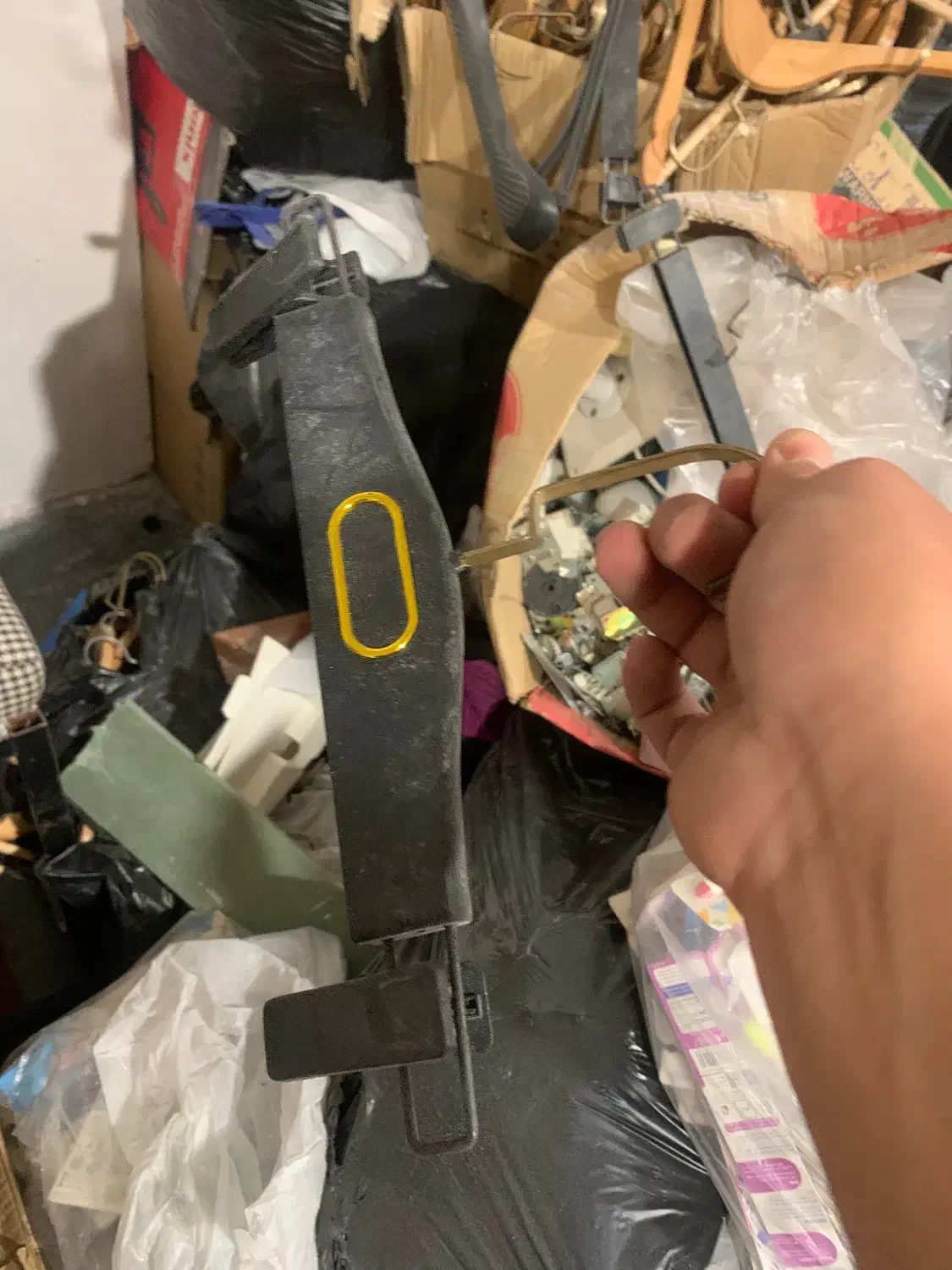 چوبکار طرح چوب|بندرخت و رخت‌آویز|بندر انزلی, ساحل قو|دیوار