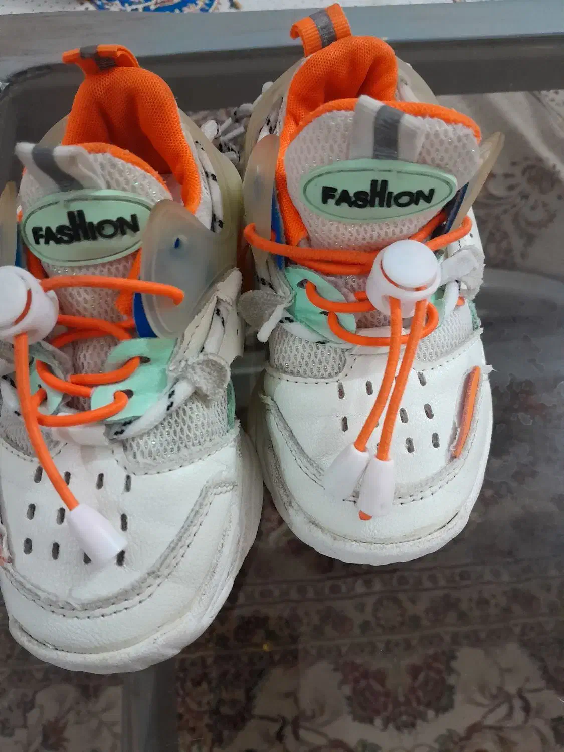 کتانی تمیز سالم|کیف، کفش، کمربند|قم, انسجام|دیوار