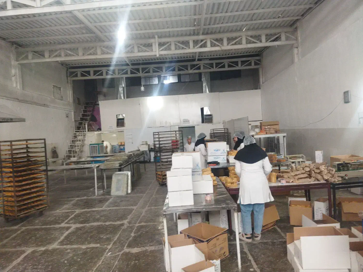 کارگر خانم جهت کار در کارگاه کلوچه پزی|استخدام خدمات فروشگاه و رستوران|سبزوار, شهرک صنعتی خاوران|دیوار