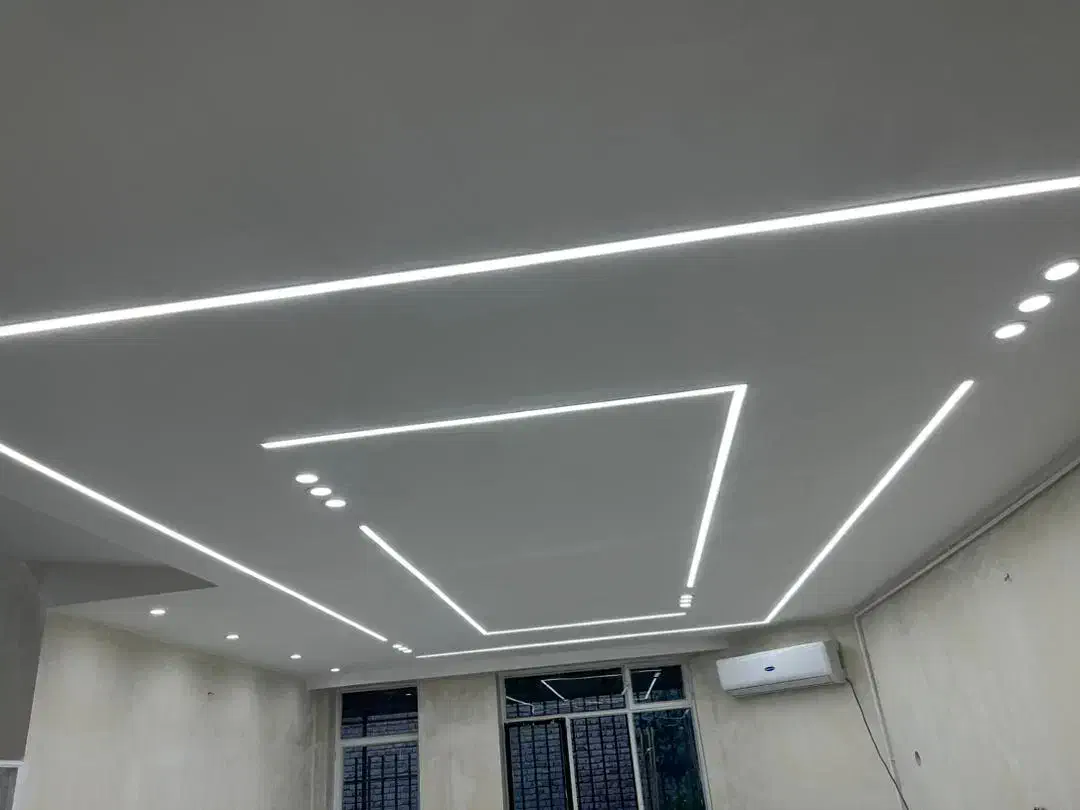 برقکار لاینر نصب لاین نوری هالوژن نور مخفی نقد وچک|خدمات پیشه و مهارت|همدان, |دیوار