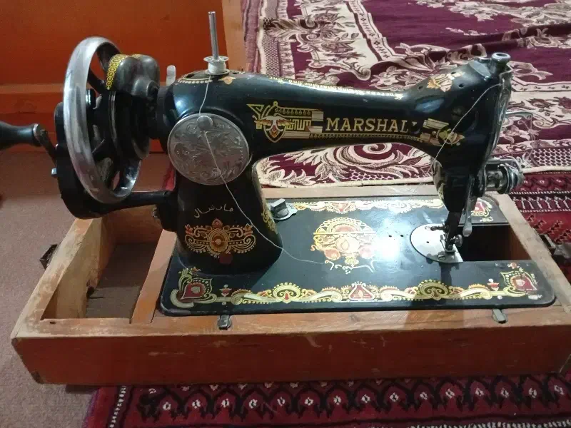 چرخ خیاطی قدیمی|چرخ خیاطی و ریسندگی|گنبد کاووس, |دیوار