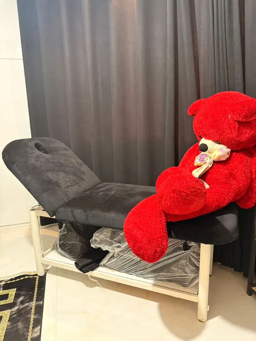 تخت کاشت مژه|آرایشگاه و سالن‌های زیبایی|مشهد, نیروی هوایی|دیوار