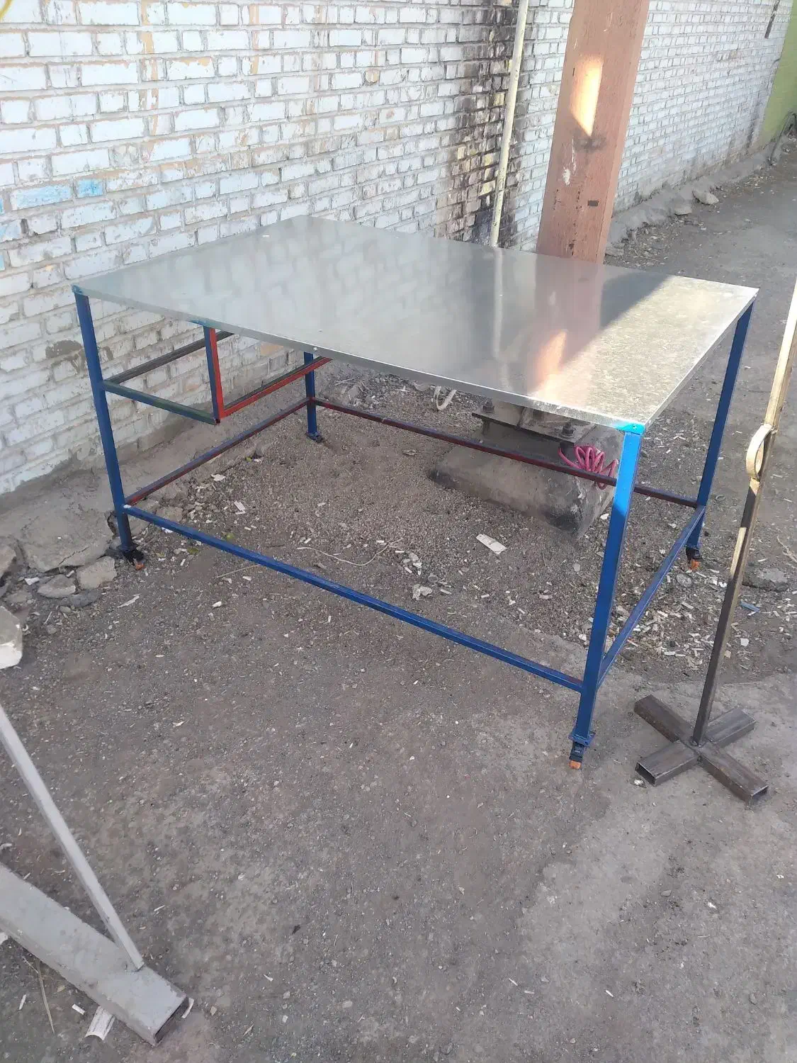 میز|میز تحریر و کامپیوتر|شاهین‌شهر, شهرک گلدیس|دیوار