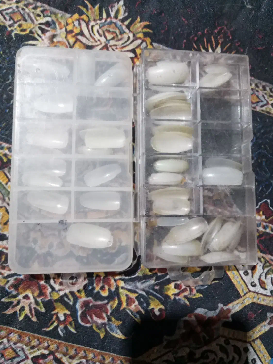 تعدادی وسایل کاشت ناخن|آرایشی، بهداشتی، درمانی|بم, |دیوار