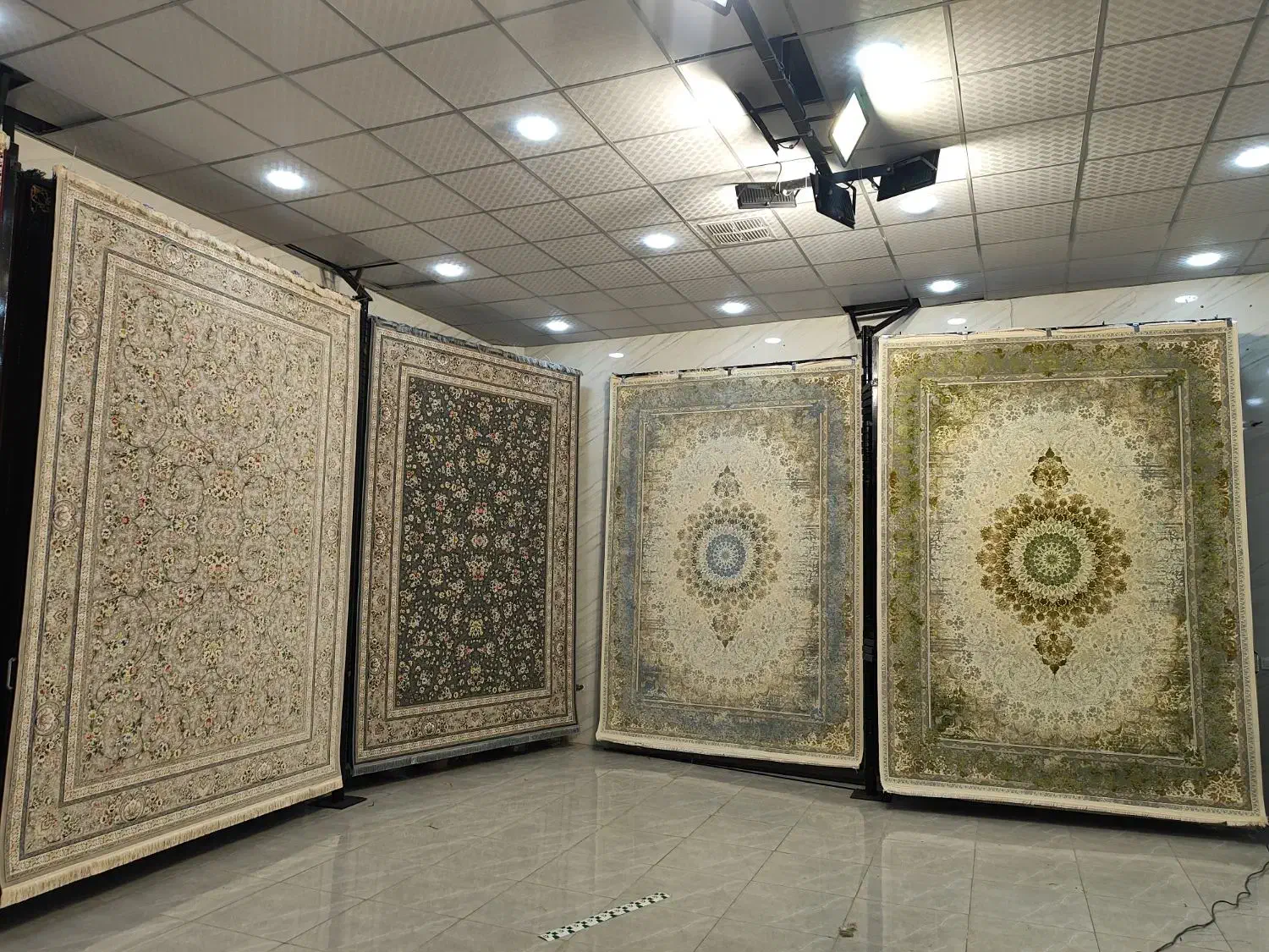 فرش اعلا 700شانه تراکم ۲۵۵۰ فرش لاهور|فرش|شیراز, تندگویان|دیوار