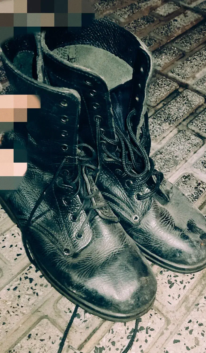 پوتین نظامی مشکی|کیف، کفش، کمربند|سلماس, |دیوار