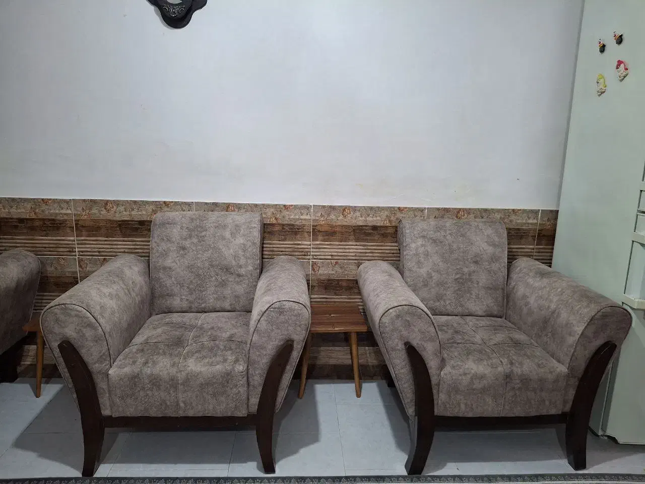 مبل ۷ نفره|مبلمان خانگی و میز عسلی|رشت, جماران|دیوار