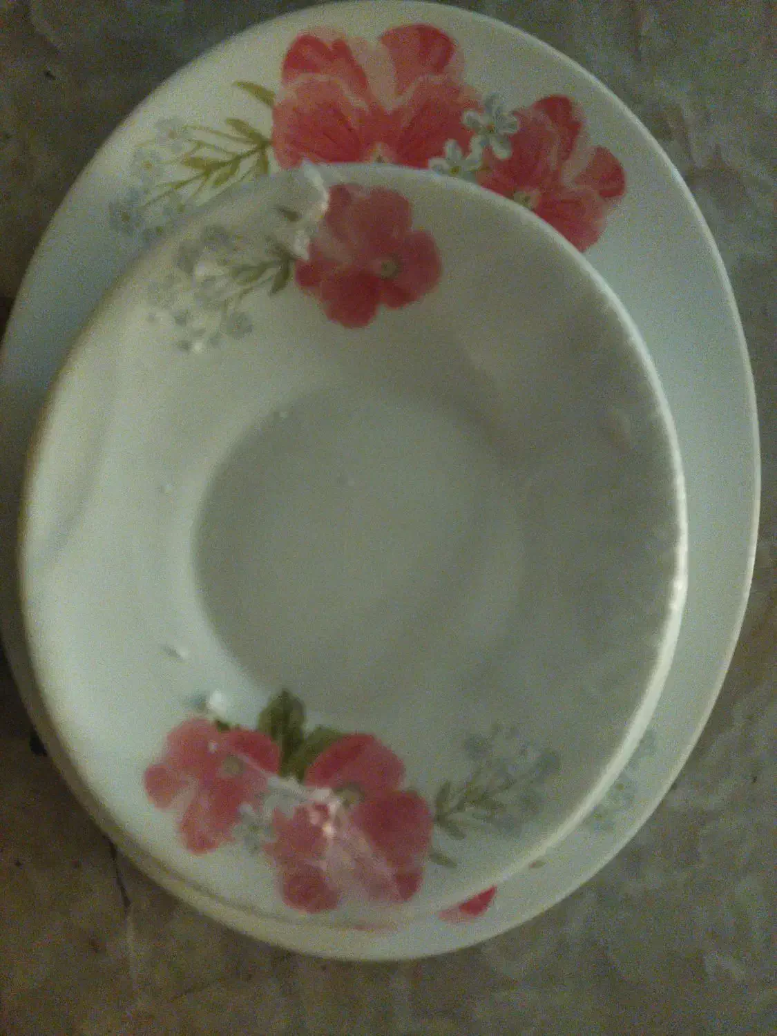 سرویس ۱۲نفره سالم بدون استفاده|ظروف سرو و پذیرایی|اهواز, زیتون کارگری|دیوار