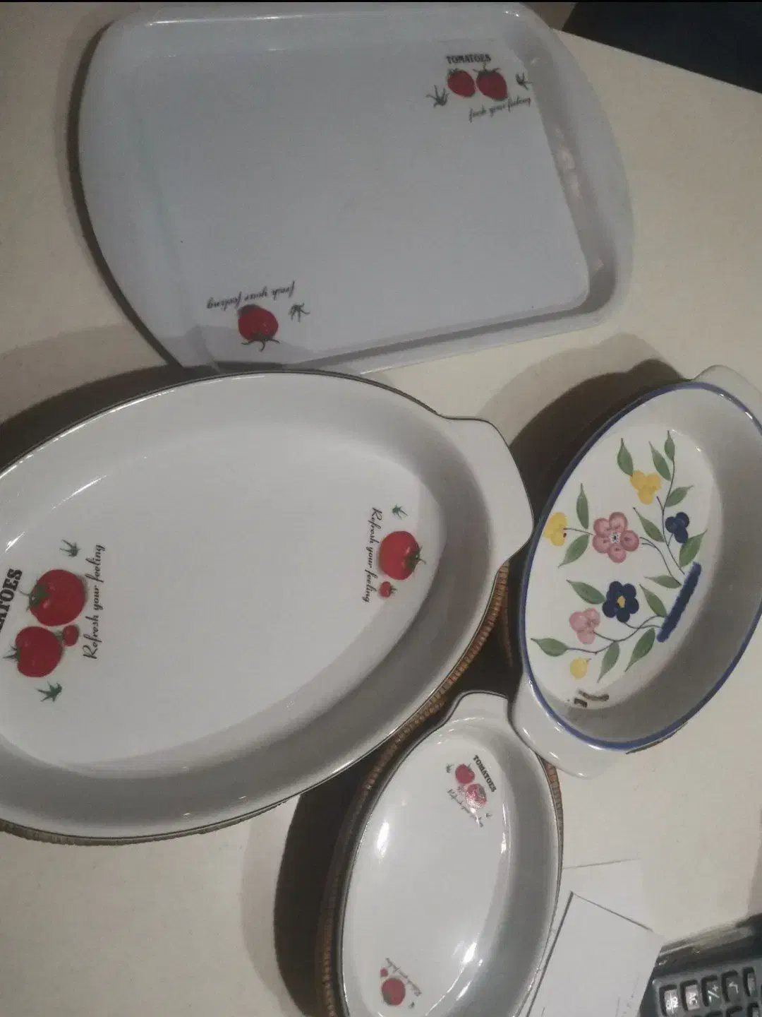 ظروف طرح گوجه و گل بهاری|ظروف سرو و پذیرایی|تهران, امانیه|دیوار