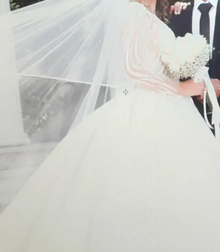 لباس عروس|لباس|اندیشه, اندیشه فاز ۱|دیوار