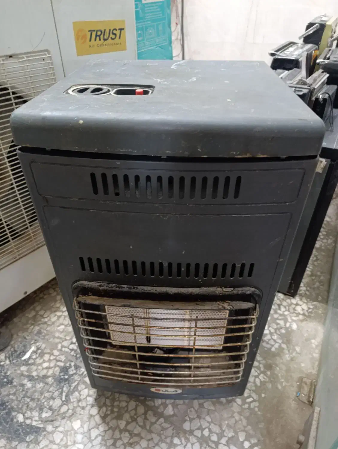 تعمییر انواع بخاری و آبگرمکن برقی گازی نفتی|خدمات پیشه و مهارت|برازجان, |دیوار