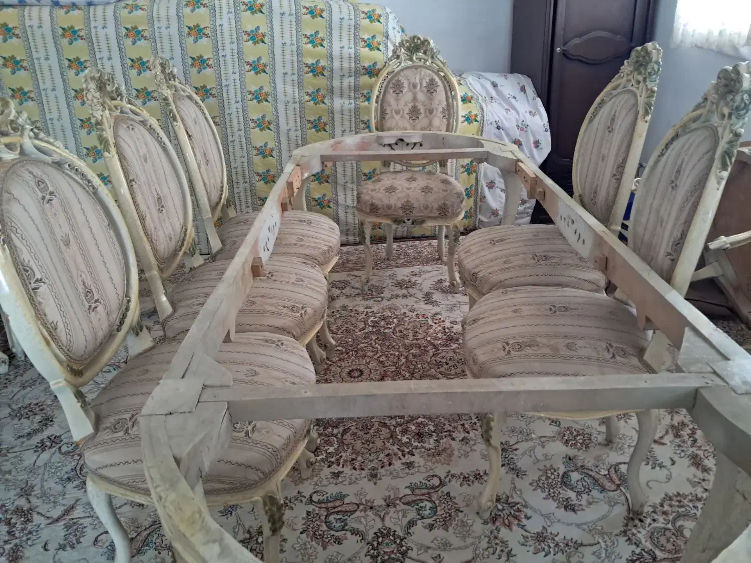 میز ناهارخوری|میز و صندلی غذاخوری|آبگرم, |دیوار