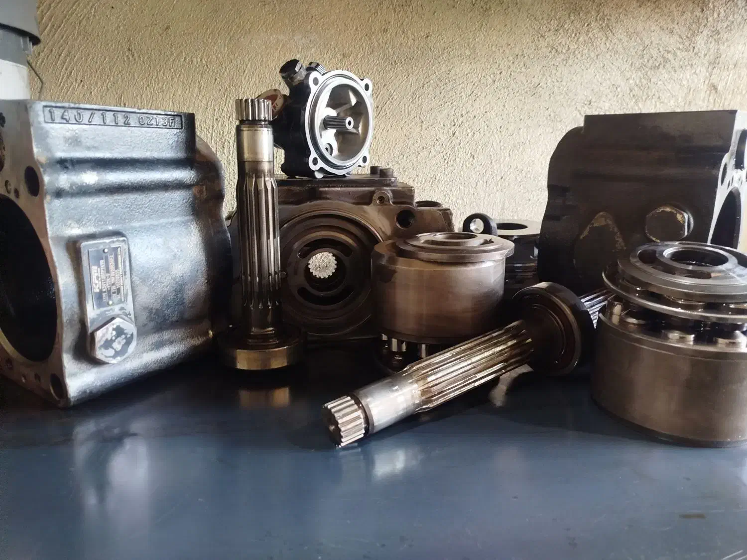 پمپ هیدرولیک کاوازاکی k3v112 بیل مکانیکی نیوهلند|قطعات یدکی و لوازم جانبی|اسلامشهر, شهرک سعیدیه|دیوار