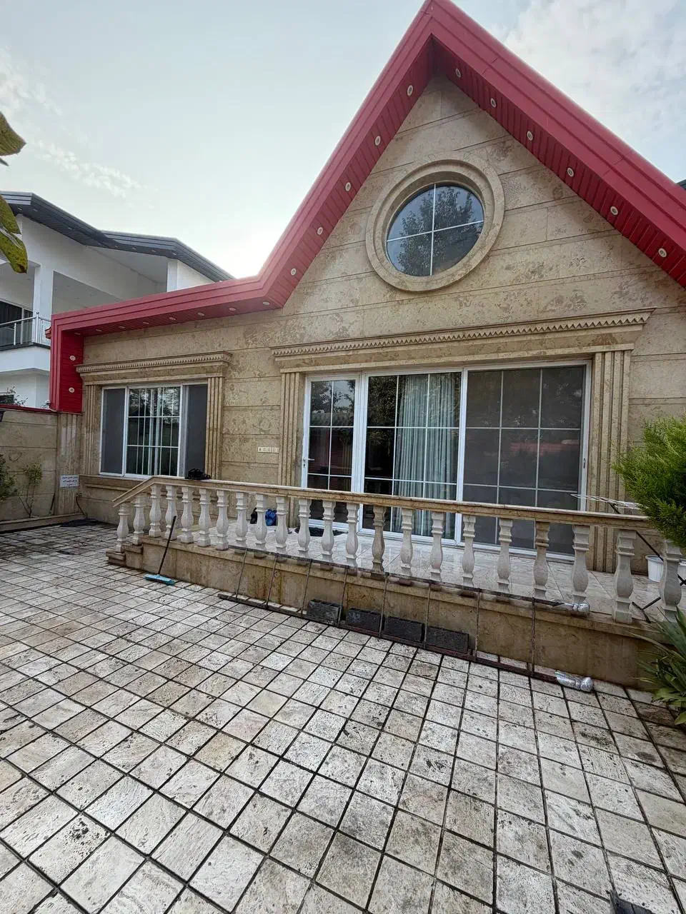 ویلا استخردار ساحلی با نظافت هتلی|اجارهٔ کوتاه‌مدت ویلا و باغ|ایزدشهر, |دیوار