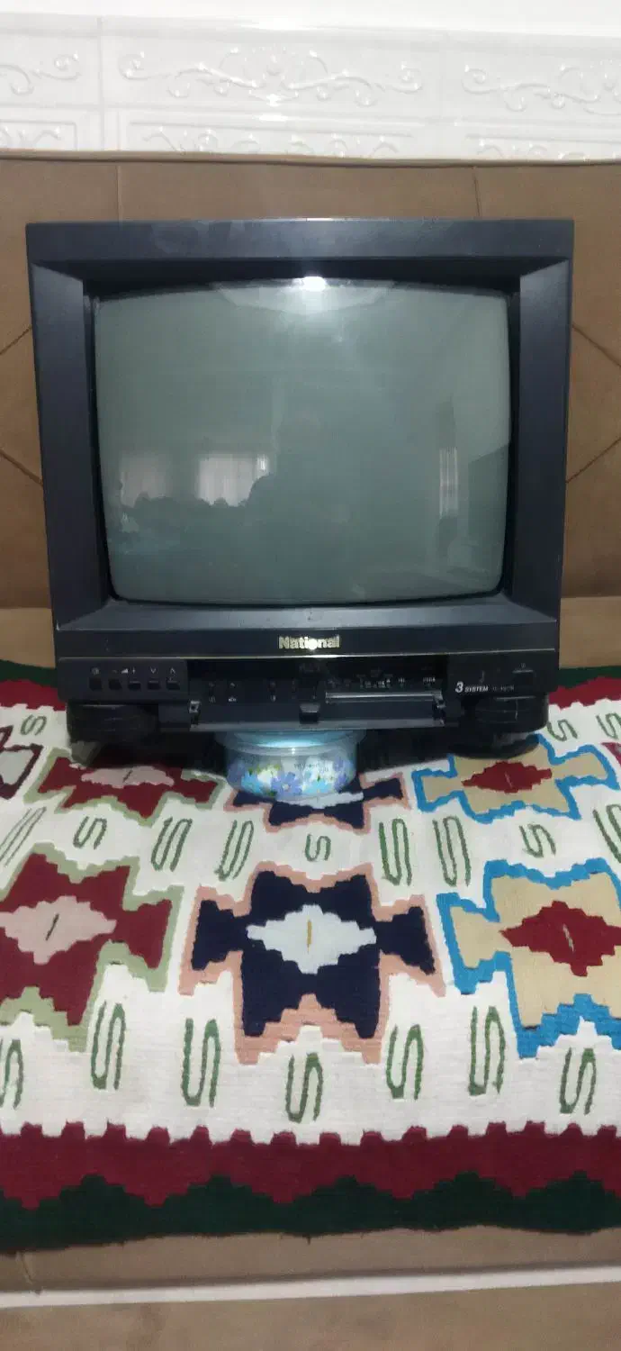 تلویزیون ناسیونال ۱۴ اینچ اصل|تلویزیون و پروژکتور|ارومیه, |دیوار