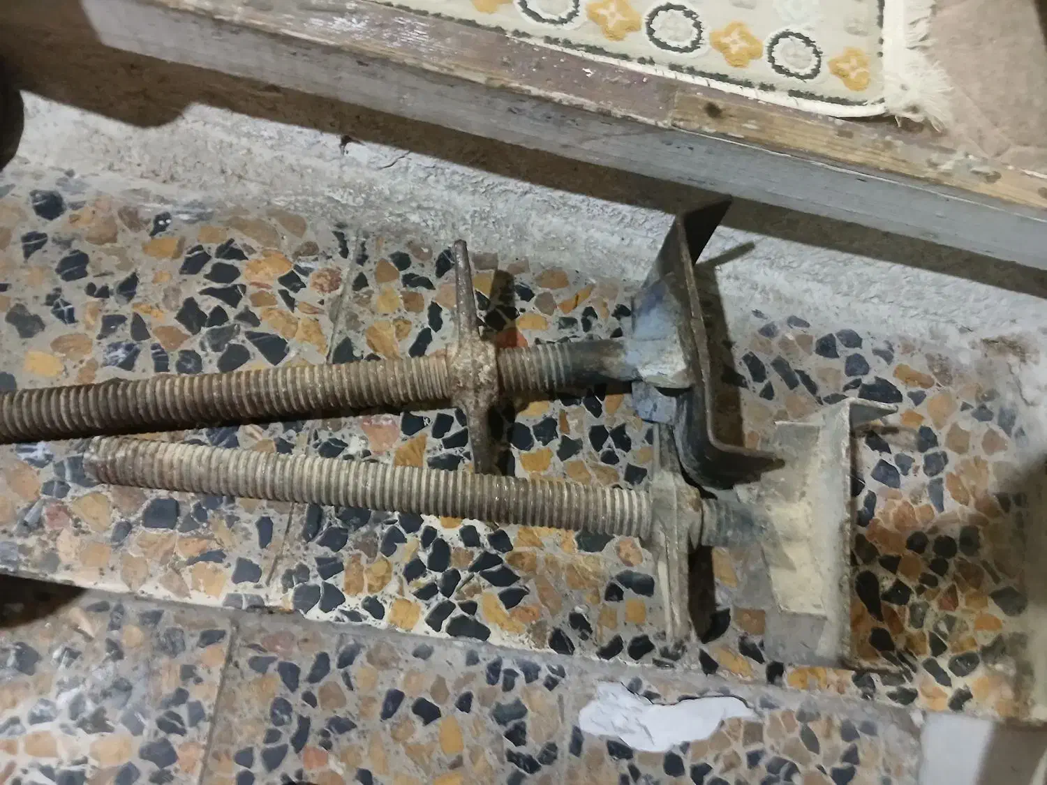 تعدادی سر جک قالبندی|مصالح و تجهیزات ساختمان|بیرانوند, |دیوار