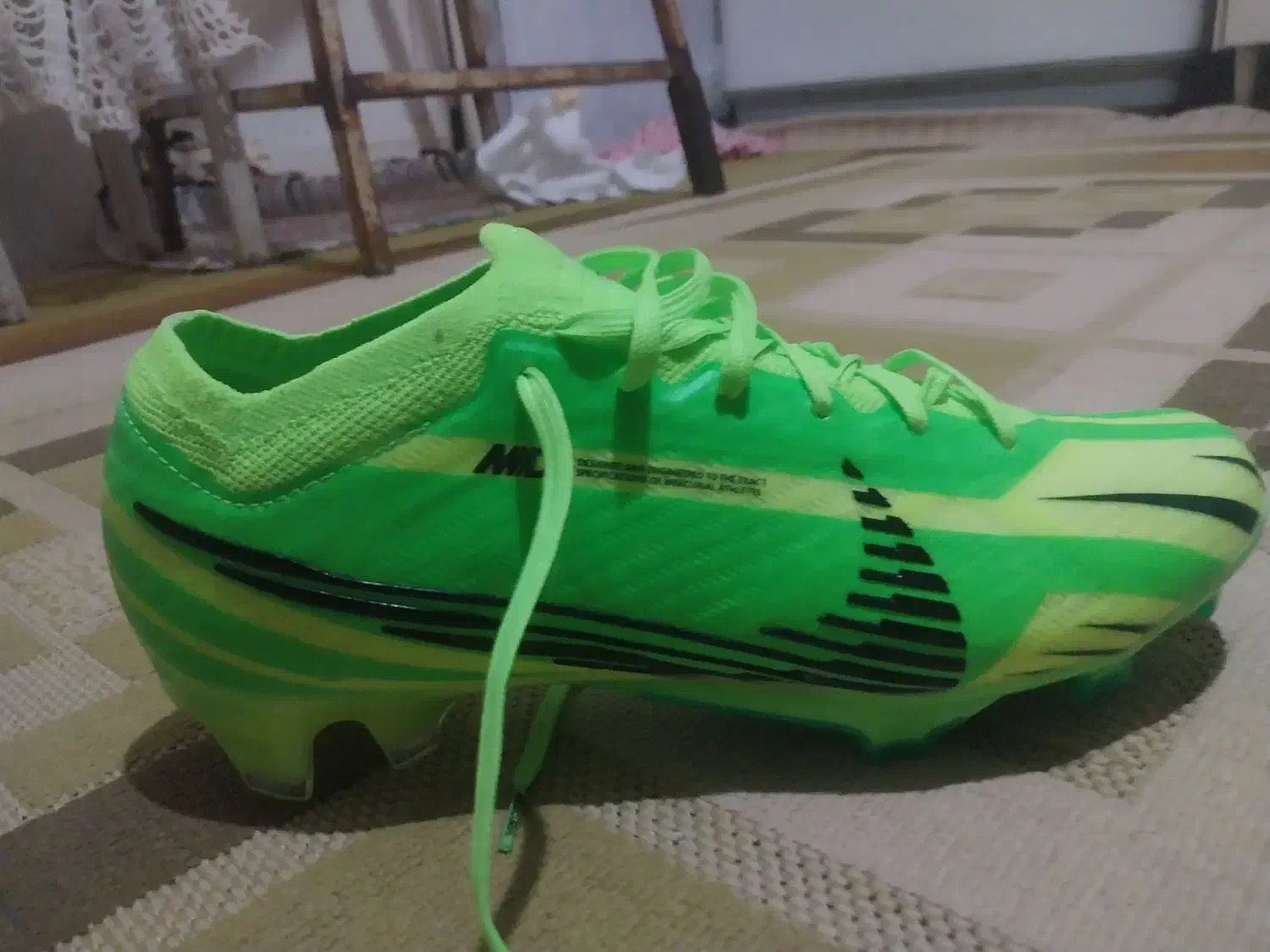 کفش فوتبال و فوتسال|کیف، کفش، کمربند|اقبالیه, |دیوار