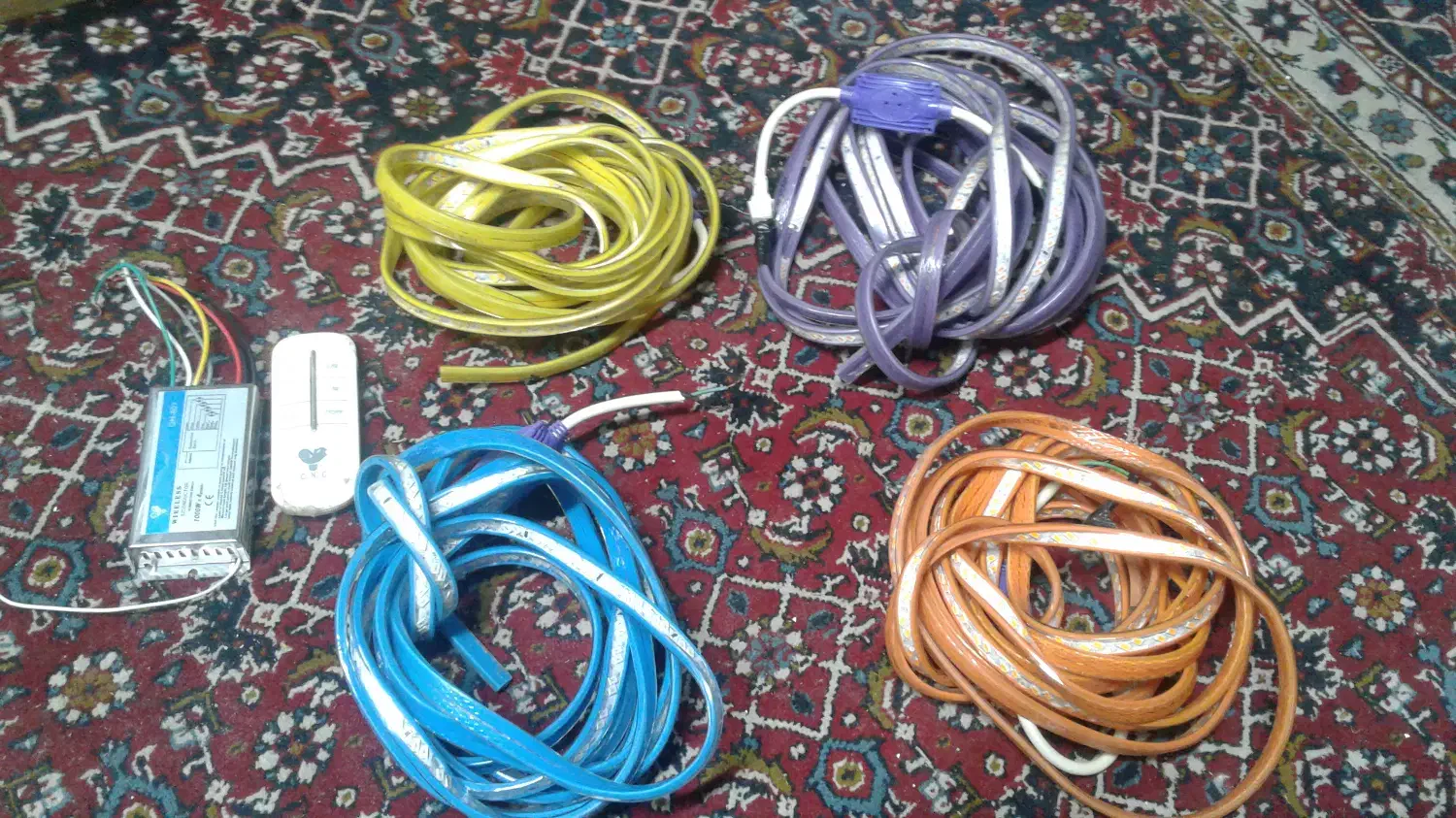 ریسه شلنگی 4رنگ تکی|ریسه و چراغ تزئینی|سمنان, |دیوار