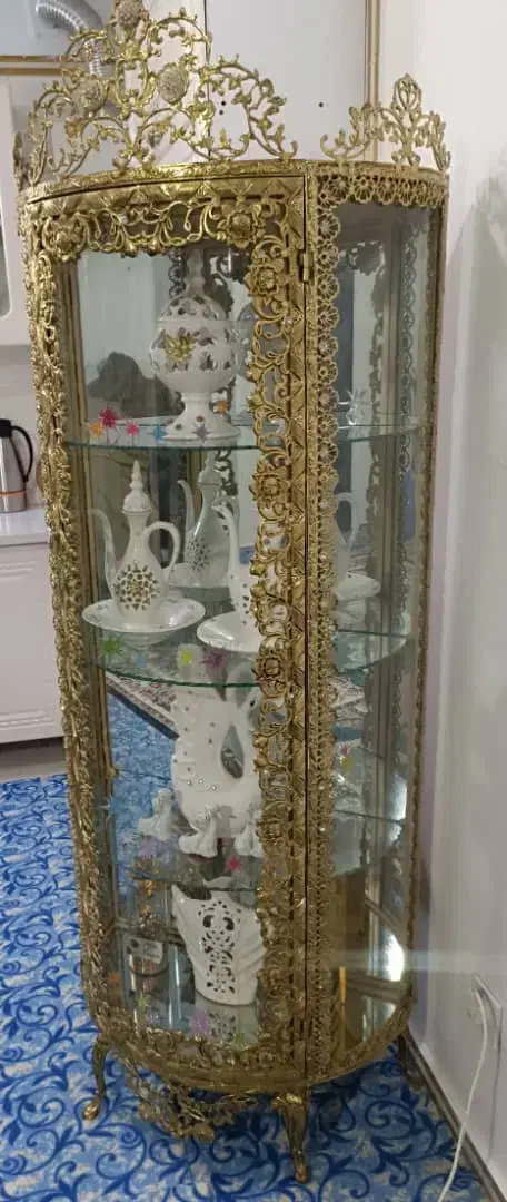 خریدار وفروشنده میز بوفه ساعت لوستر لوازم برنزی|بوفه، ویترین، کنسول|نسیم‌شهر, |دیوار