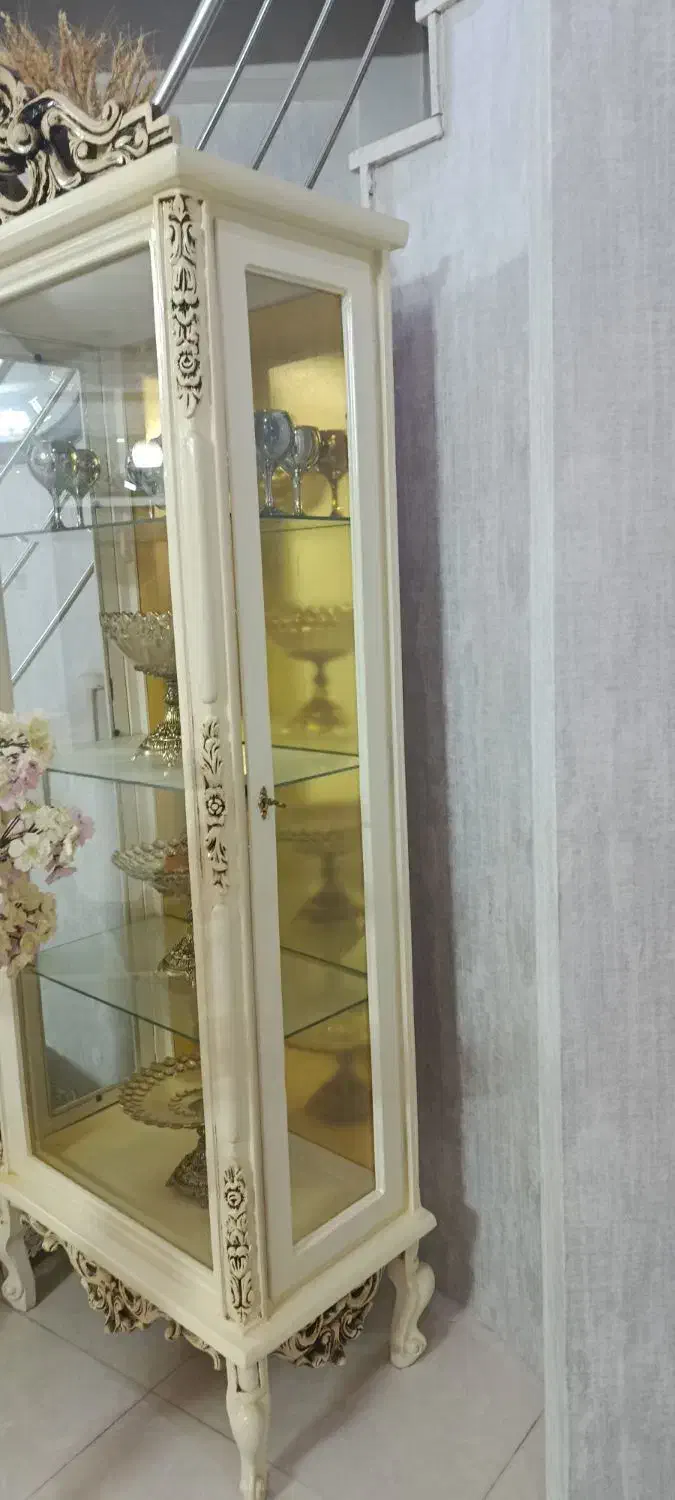 بوفه ویترین چوبی کرم شیک در حد نو|بوفه، ویترین، کنسول|مشهد, مهدی آباد|دیوار
