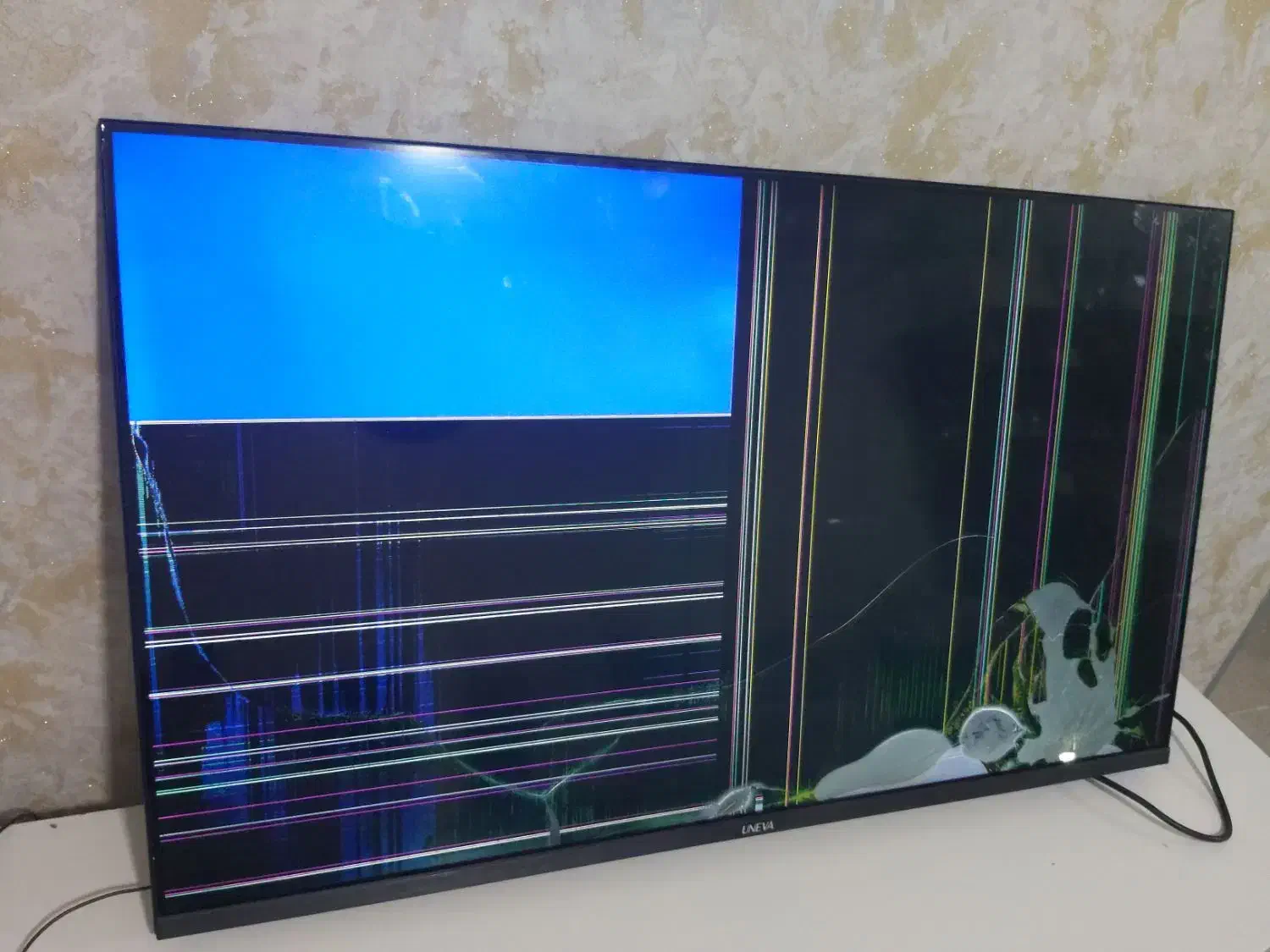 تلویزیون یونیوا 4k     42اینچ در حد نو|تلویزیون و پروژکتور|شهریار, شهرک وائین|دیوار