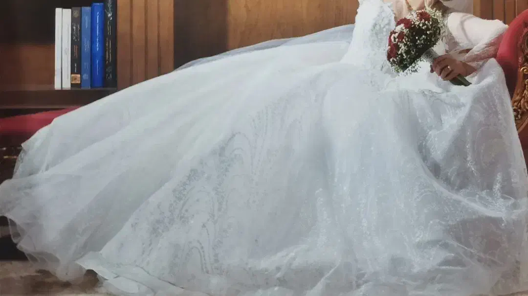 لباس عروس|لباس|رشت, نیروی دریایی|دیوار