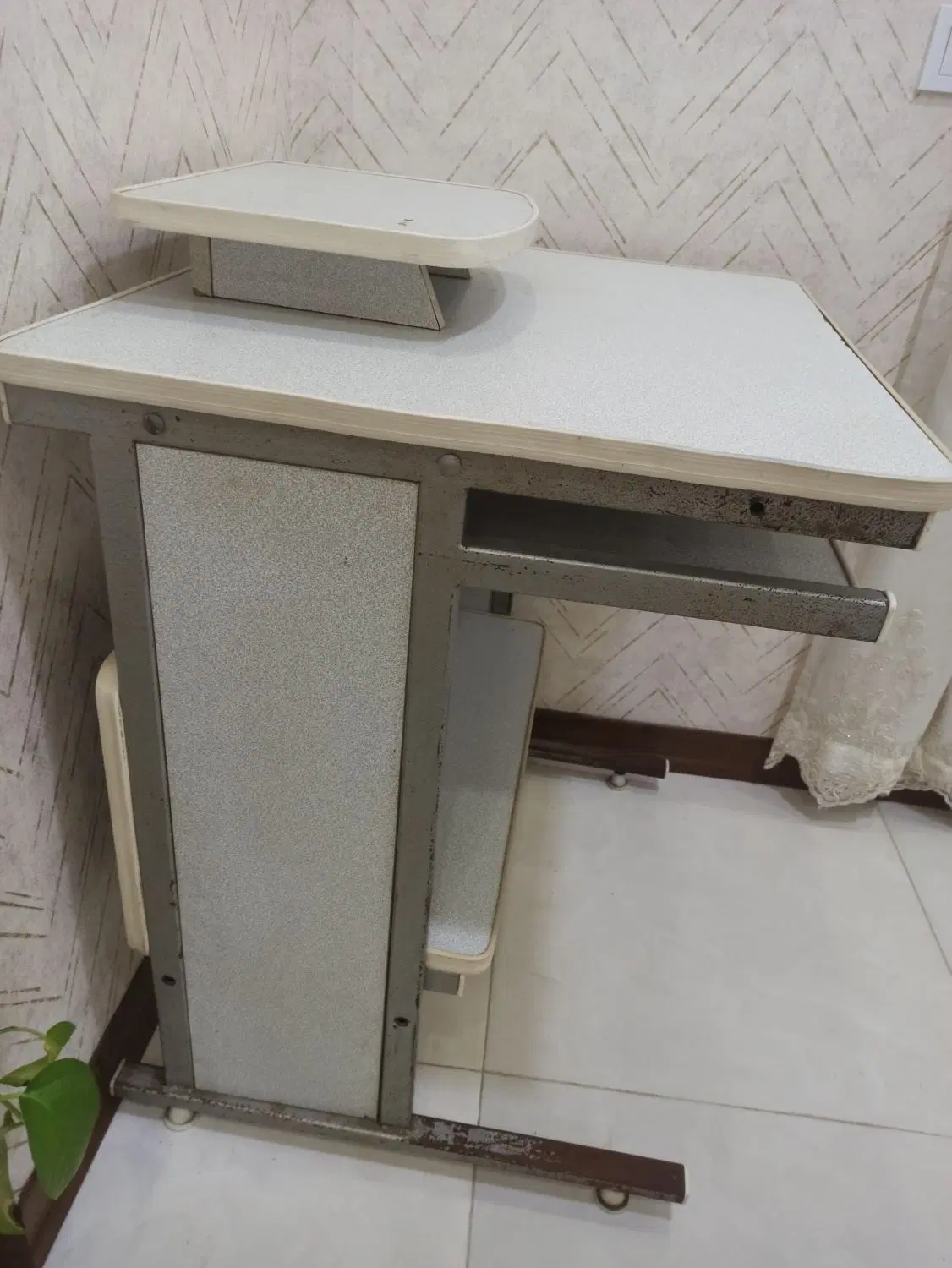 میز|میز تحریر و کامپیوتر|اهواز, فاز ۲ پادادشهر|دیوار