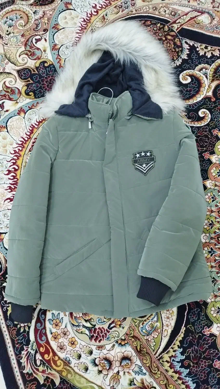 کاپشن|لباس|نیشابور, مبارکه|دیوار