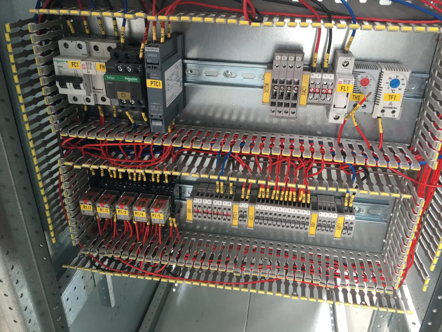 برق صنعتی PLC اتوماسیون هوشمندسازی پنل خورشیدی|خدمات پیشه و مهارت|کرج, گلشهر|دیوار