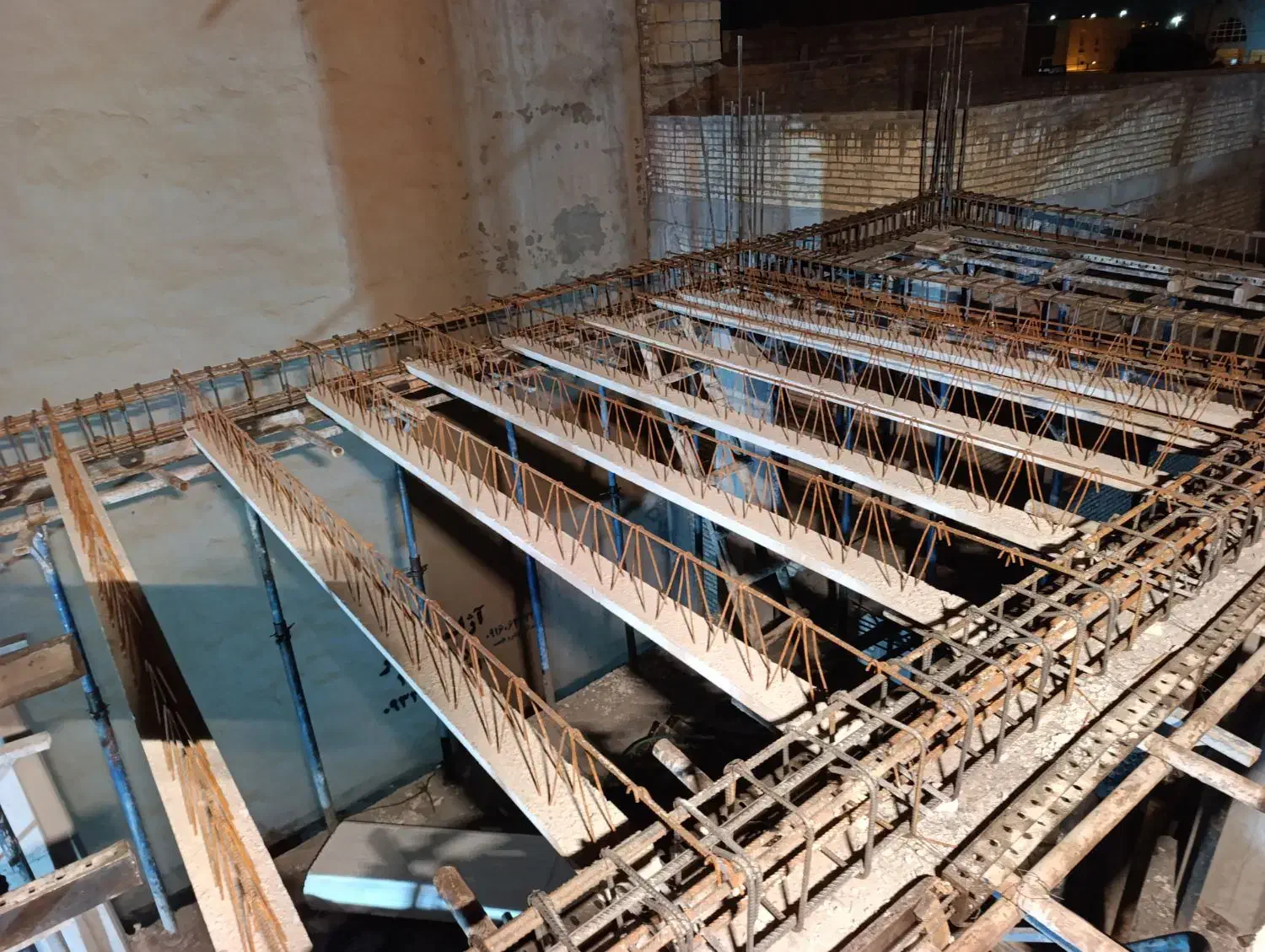 اجرا تیرچه بلوک واسکلت بتنی|خدمات پیشه و مهارت|اندیمشک, |دیوار