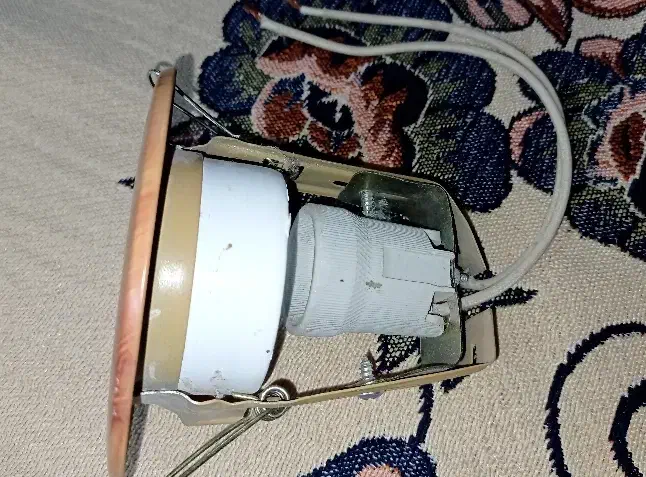 هالوژن|لامپ و چراغ|ری, حمزه‌آباد|دیوار