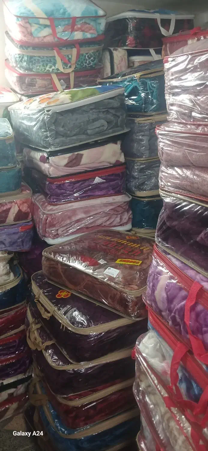 بالشت تشک پتو|رختخواب، بالش، پتو|شیراز, شهرک گلها|دیوار
