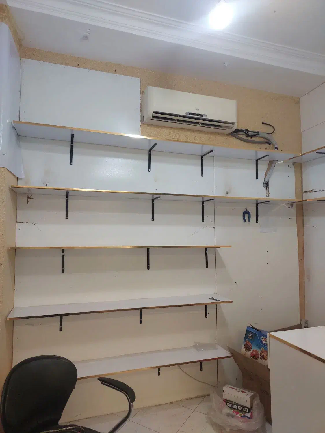 قفسه میز و دکور مغازه|فروشگاه و مغازه|گرمسار, |دیوار