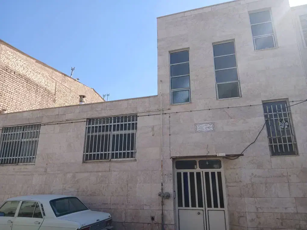 فروش و رهن خانه ویلایی حیاط دار دوطبقه|فروش خانه و ویلا|گلپایگان, |دیوار