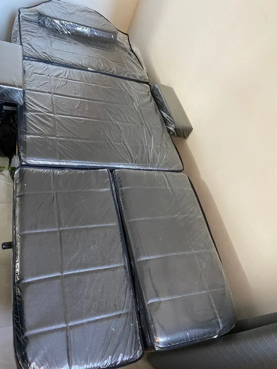 تخت ارایشگاه|آرایشگاه و سالنهای زیبایی|قائمشهر, |دیوار