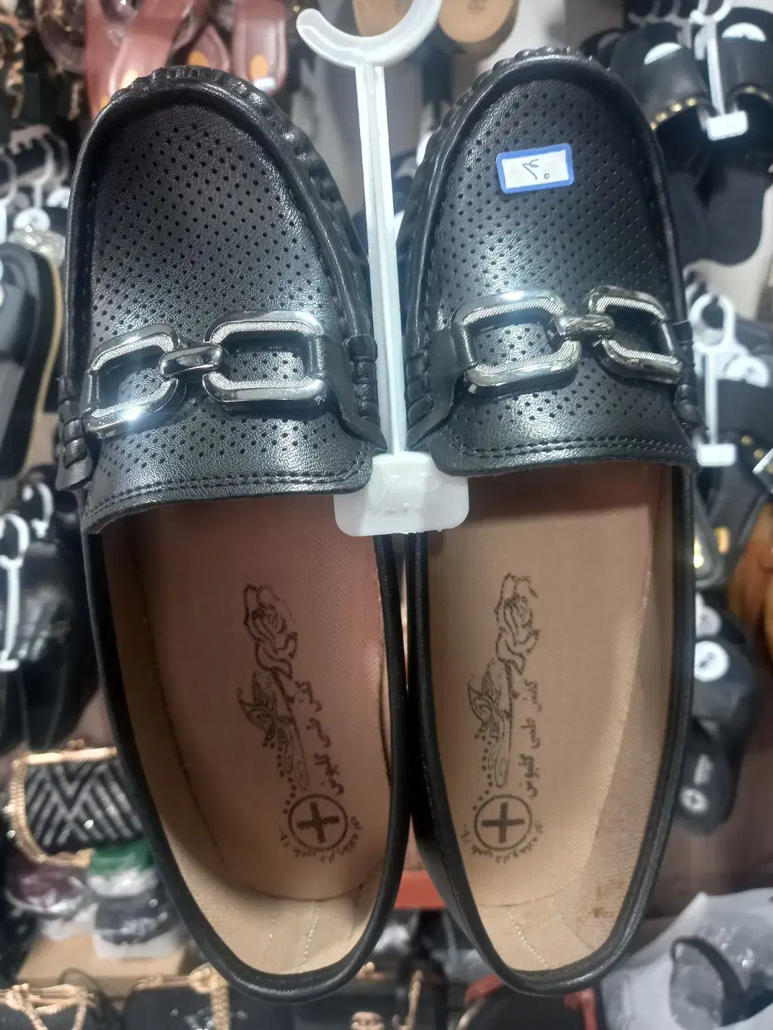 کفش|کیف، کفش، کمربند|اردبیل, |دیوار