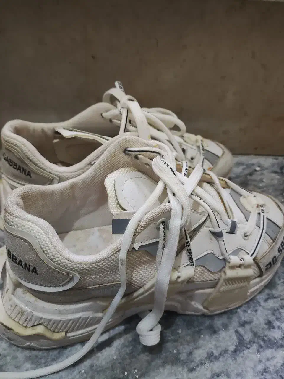 کتونی|کیف، کفش، کمربند|بروجرد, |دیوار